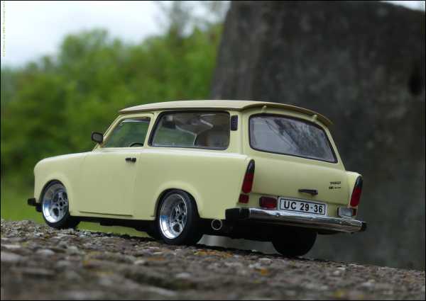 1:18 Trabant 601 Kombi Delux inkl. TR.Rennsport Alufelgen & OVP